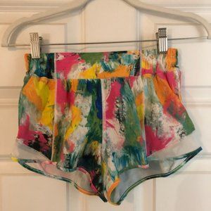 LuLulemon Hotty Hot Low Rise Line Short- 2.5" Multi-White